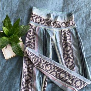 Teeki patterned pants